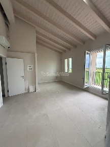 Foto Appartamento in Via Gazzuoli, Modena di 75 m² con 2 locali in affitto