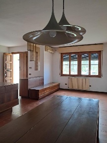 Foto Villa a schiera a Cascina Semicentro di 145 m² con 6 locali in vendita