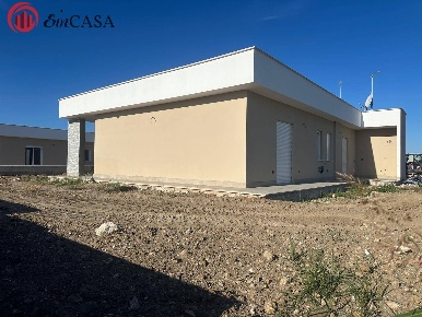 Foto Villa bifamiliare in Via Elini, Fiumicino di 130 m² con 4 locali