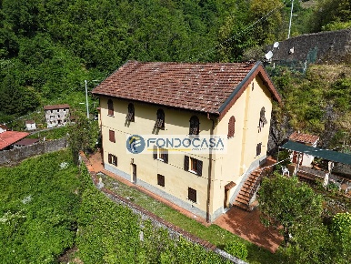 Foto Villa unifamiliare in Via Commercio, Massa San Carlo - Antona