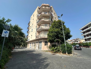Foto Appartamento in Via Sempione, Albenga Centro di 80 m² con 4 locali