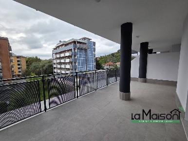 Foto Appartamento in VIA CASCINETTE, Ivrea di 118 m² con 4 locali