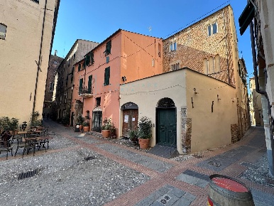 Foto Appartamento in piazza rossi, Albenga Centro di 52 m² con 3 locali