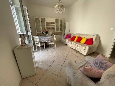 Foto Appartamento in Via Scalo Merci, Ventimiglia di 110 m² con 6 locali