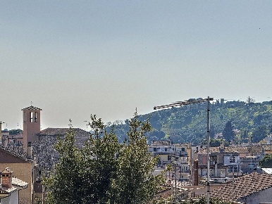 Foto Appartamento in Via Reatina, Mentana Centro di 67 m² con 3 locali