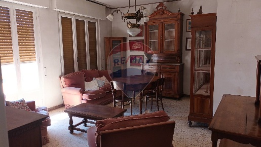 Foto Appartamento in XXIV Maggio, Montevarchi Città di 131 m² con 7 locali