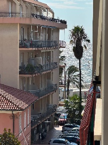 Foto Appartamento in Via Venezia, Albenga Centro di 100 m² con 4 locali
