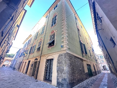 Foto Appartamento in via delle Medaglie d'Oro, Albenga Centro di 63 m²
