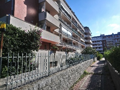 Foto Appartamento in via valle d'aosta, Albenga Centro di 90 m² in vendita