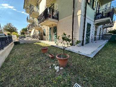 Foto Appartamento in Via della Costituzione, Albenga Centro di 70 m²