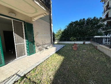 Foto Appartamento in Via della Costituzione, Albenga Centro di 70 m²