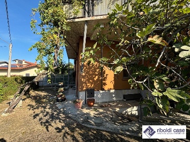 Foto Villa unifamiliare a Seveso Altopiano, Baruccana di 160 m² in vendita