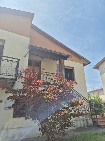 Foto Villa bifamiliare a Figline e Incisa Valdarno Matassino di 110 m²