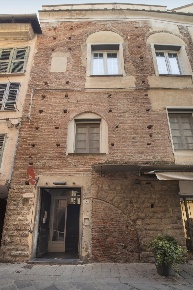 Foto Appartamento in Via Medaglie D'Oro, Albenga Centro di 700 m²