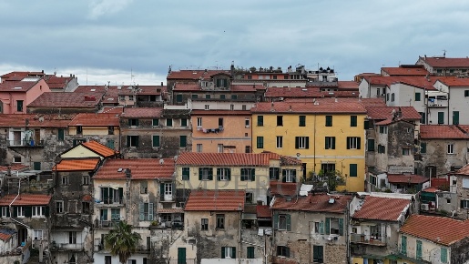 Foto Appartamento in Via Giudici 28, Ventimiglia Centro Storico di 94 m²