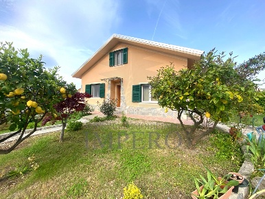 Foto Appartamento in Via Ciappin, Ventimiglia Seglia, Sant'Anna di 120 m²
