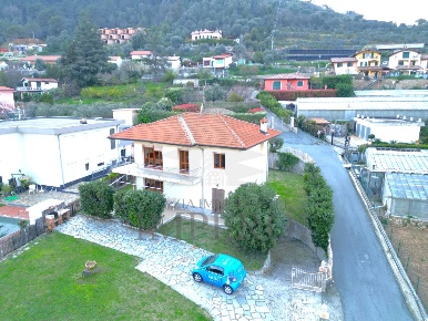 Foto Villa unifamiliare in Via Tamagna 14A, Ventimiglia Seglia, Sant'Anna