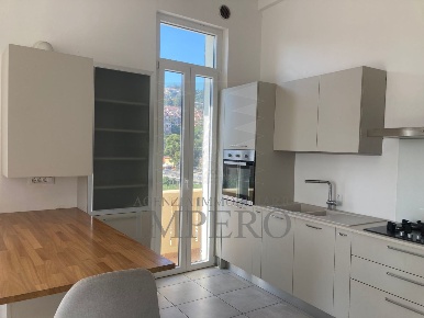Foto Appartamento in Largo Torino 10, Ventimiglia Centro Città di 135 m²