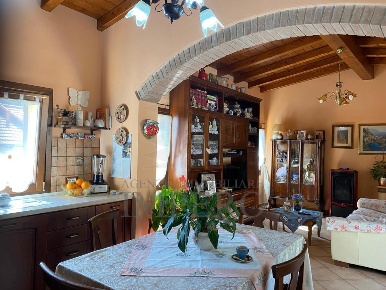 Foto Villa a schiera in Via delle Otto Case, Ventimiglia Latte, Ville