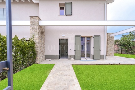 Foto Villa in Via Maifreni, Castiglione delle Stiviere in vendita