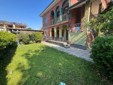 Foto Appartamento in Via Ambrosoli, Seveso Altopiano, Baruccana di 155 m²
