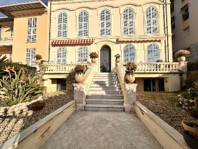 Foto Appartamento a Ventimiglia Grimaldi, Mortola di 72 m² con 3 locali