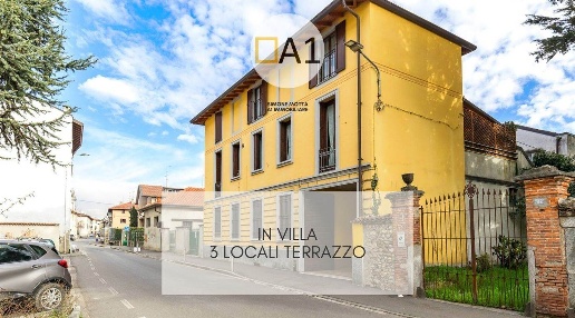 Foto Appartamento a Mariano Comense Centro di 157 m² con 3 locali