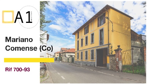 Foto Villa bifamiliare a Mariano Comense Centro di 207 m² con 5 locali