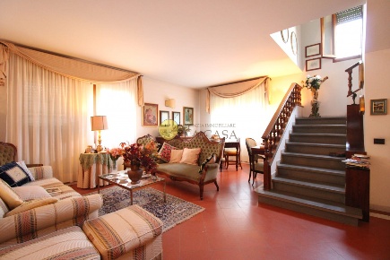 Foto Villa bifamiliare a Figline e Incisa Valdarno Aiaccia di 270 m²