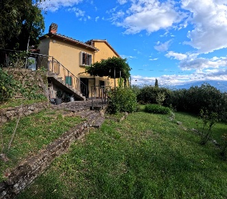 Foto Casa indipendente a Figline e Incisa Valdarno di 200 m² con 9 locali
