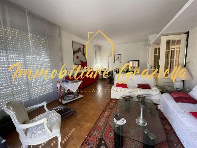 Foto Appartamento a Ventimiglia di 125 m² con 4 locali in vendita