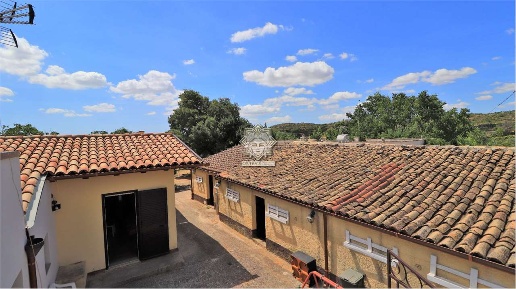 Foto Villa unifamiliare in SP 80, Noto di 500 m² con 12 locali in vendita