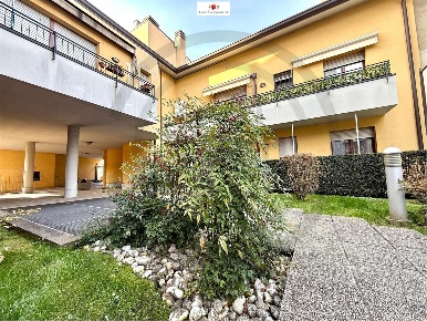 Foto Appartamento in via San Carlo, Seveso Altopiano, Baruccana di 64 m²