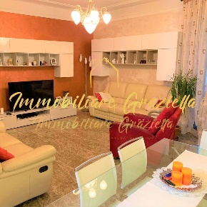Foto Appartamento a Ventimiglia di 147 m² con 5 locali in vendita