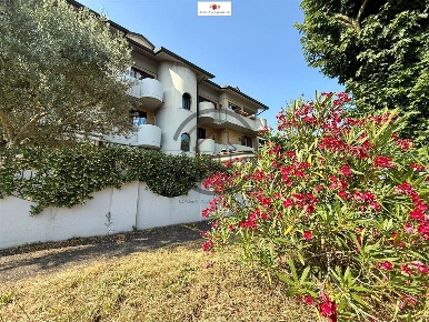 Foto Appartamento in Via venezia, Nova Milanese di 134 m² con 3 locali