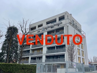 Foto Appartamento in Piazza Falcone 4, Cesano Boscone Centro di 95 m²
