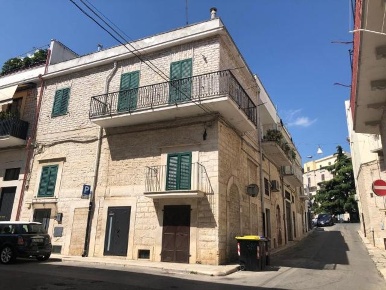 Foto Appartamento a Ruvo di Puglia di 105 m² con 4 locali in vendita