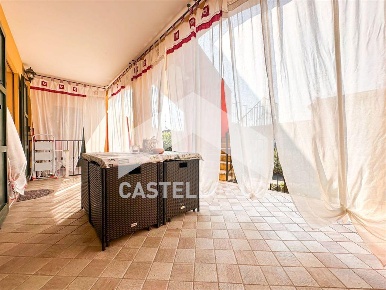 Foto Appartamento in via Vaccarolo, Desenzano del Garda Entroterra di 80 m²