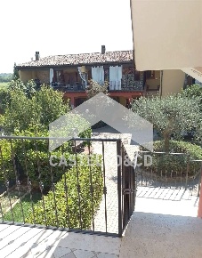 Foto Appartamento in via Vaccarolo, Desenzano del Garda Entroterra di 80 m²