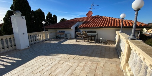 Foto Villa unifamiliare a Livorno Antignano - Banditella di 240 m²