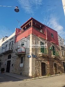 Foto Appartamento a Ruvo di Puglia Centro di 80 m² con 4 locali in vendita