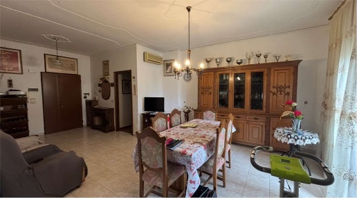 Foto Appartamento a Villafranca di Verona di 180 m² con 6 locali in vendita