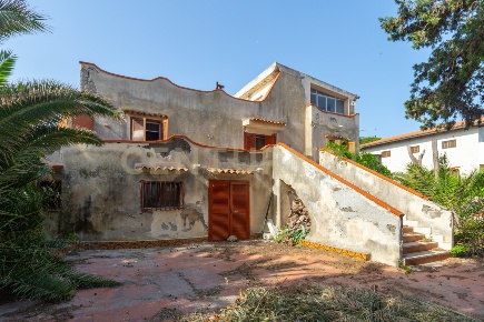 Foto Villa unifamiliare in Via del Mare 13, Augusta di 406 m² con 15 locali