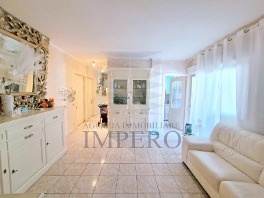 Foto Appartamento in Via San Secondo 13, Ventimiglia Centro Città di 90 m²