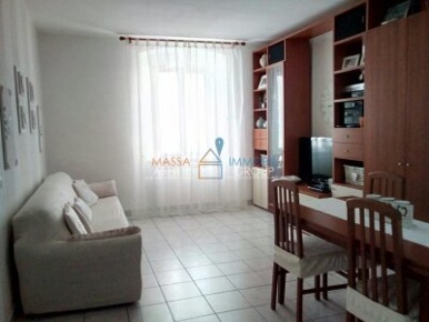 Foto Appartamento in Via dell'Arancio 10, Carrara Centro di 122 m²