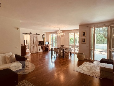 Foto Villa singola a Formigine Centro di 330 m² con 10 locali in vendita