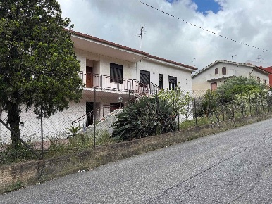 Foto Appartamento a Messina Annunziata Alta di 177 m² con 5 locali