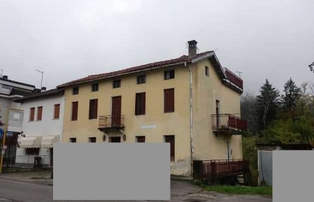 Foto Appartamento in Via Agordo, Belluno Centro di 770 m² con 1 locali