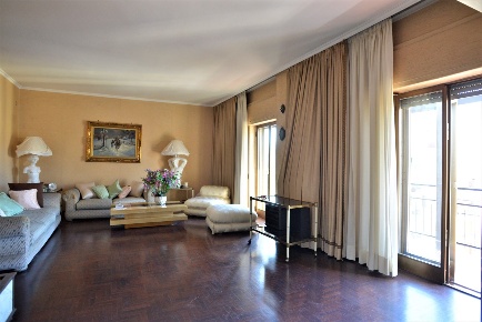 Foto Appartamento in Via francesco crispi 14, Bari Libertà di 145 m²