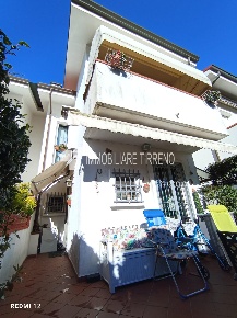 Foto Villa a schiera a Massa Ronchi - Poveromo di 70 m² con 3 locali